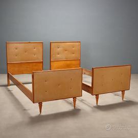 Coppia Letti Anni '60 in Legno e Skai