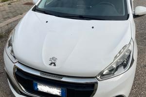 Peugeot 208 - 2016