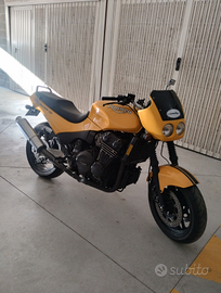 Triumph Daytona 1200