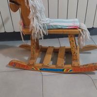 cavallo in legno 