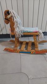 cavallo in legno 