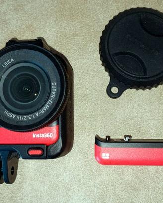Insta 360 One RS Leica accessori e Batteria extra