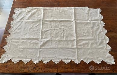 Federa cuscino ricamata a mano con lettere
