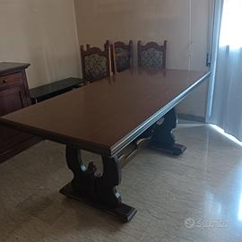 tavolo in legno più 4 sedie