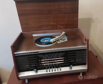 Radio d'epoca con giradischi Prandoni PG422-RS