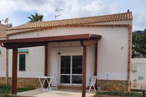 Splendida villetta con giardino arredata