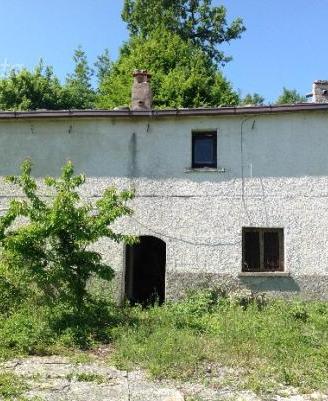 Casale con terreni
