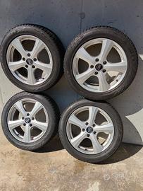 Gomme invernale con cerchi 