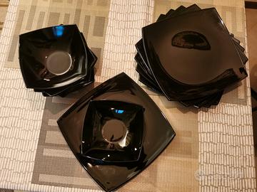 Piatti  quadrati neri