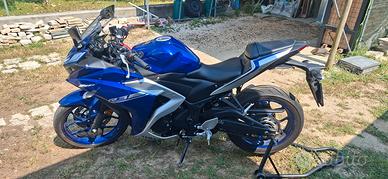 YAMAHA R3