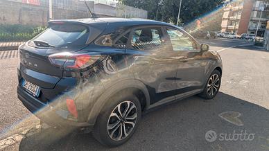 Ford Puma 95 CV nera