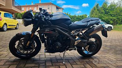 Triumph Speed Triple 1050 rs
