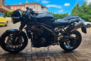 Triumph Speed Triple 1050 rs