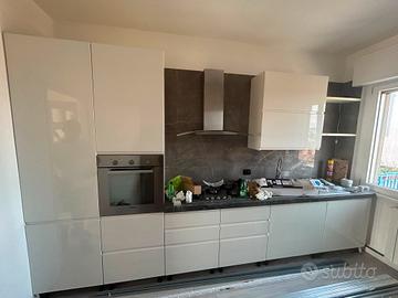 cucina 3.90 mt con forno e doppia vasca lavandino