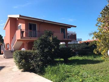 Arenella, villa singola su due livelli