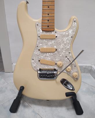 chitarra elettrica Fenix tipo Stratocaster