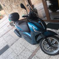 Beverly 300 HPE.  ABS -ASR