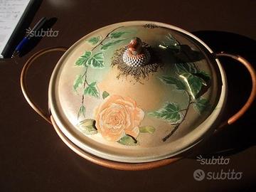 Portadolci decorato a mano con coperchio