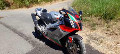 Aprilia Rsv new 1000