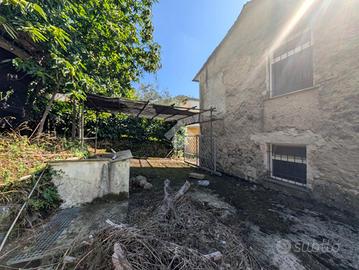 CASA SEMINDIPENDENTE A CASARZA LIGURE