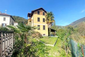 Villa con dependance