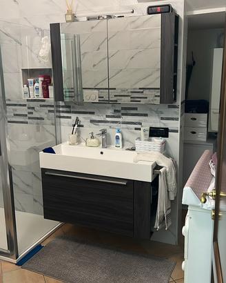 Mobile bagno con specchiera