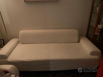 Divano tre posti