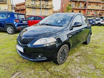 Lancia Ypsilon 1.0 FireFly 5 porte S&S Hybryd...