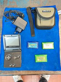 Nintendo Game Boy Advance SP + 3 giochi Pokémon