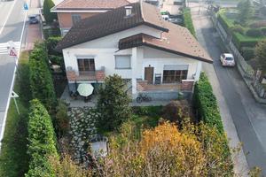 VILLA SINGOLA A POIRINO