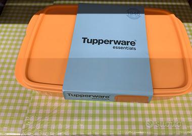 Lunch box tupperware