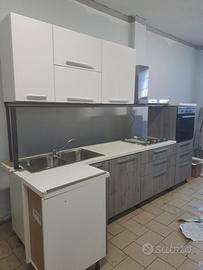 Cucina (asta del mobile)