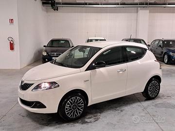 Lancia Ypsilon 1.0 FireFly Hybrid Platino Km. 0 (4
