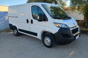 Peugeot Boxer 330 L1H1 2.2 BHDI 140cv