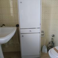 mobili e mobiletti vari.