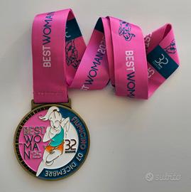 Medaglia running Best Woman 2025 originale