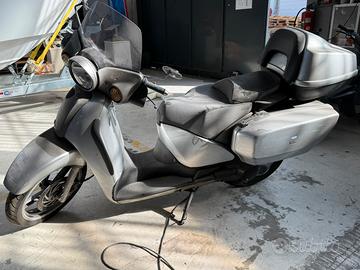 Aprilia scarabeo 200 GT