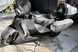 Aprilia scarabeo 200 GT