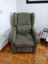 poltrona elettrica ed elegante con ruote