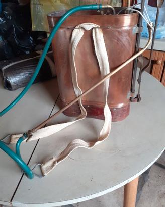 Pompa irroratrice a spalla in rame