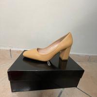 Décolleté color nude con tacco largo👠