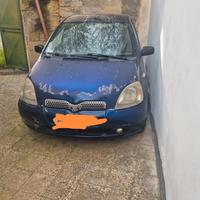 Toyota Yaris 1000 benzina