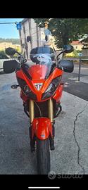 Moto  Triumph Tiger