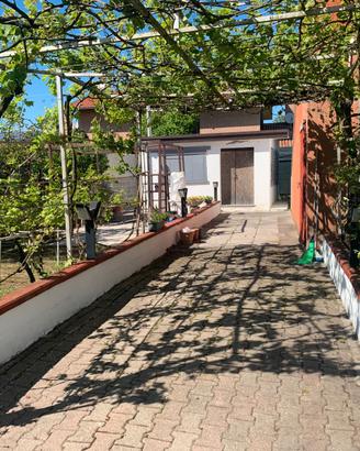 Villetta CON GIARDINO a Scacchi CON RISCALDAMENTO