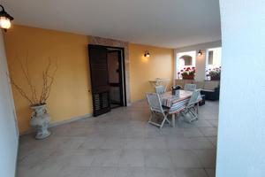 Pescoluse ,Con Bella veranda attrezzata a 250m sp