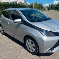Toyota Aygo 1.0 VVT-i 69 CV 5 porte x-play