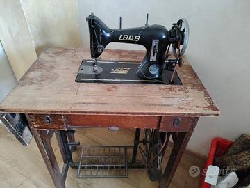rara machina da cucire vintage 