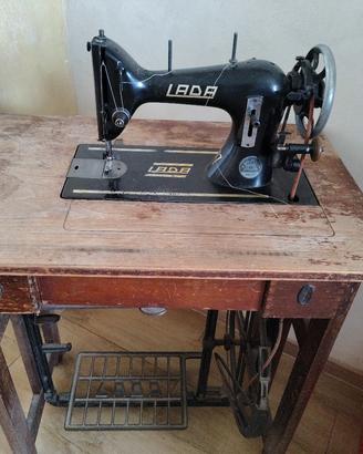 rara machina da cucire vintage 