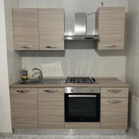 Cucina NUOVA usata solo per un mese