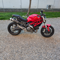 Ducati monster 696